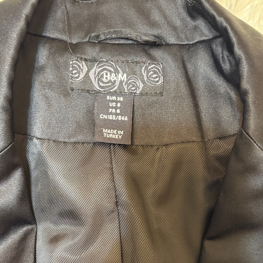 H&M Black Satin Classic Blazer - Picture 4 of 9